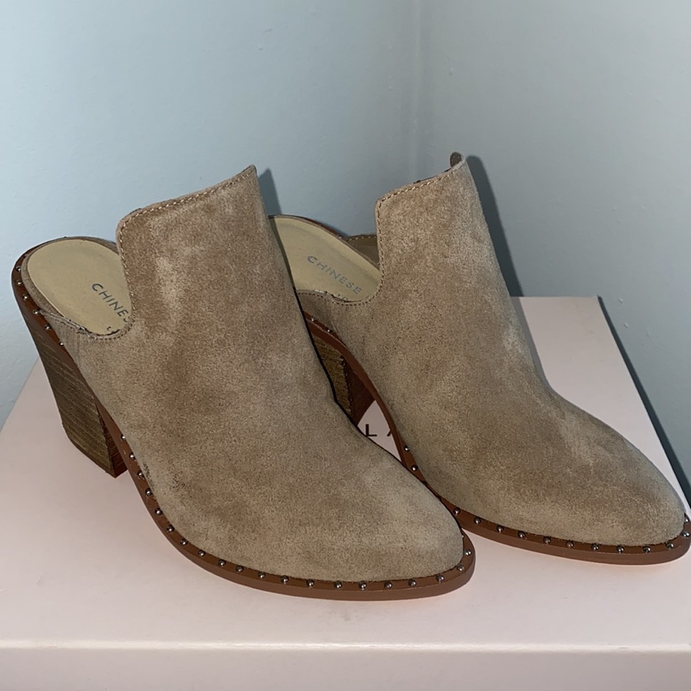 NEW IN BOX, CHINESE LAUNDRY SPRINGFIELD MULE MINK